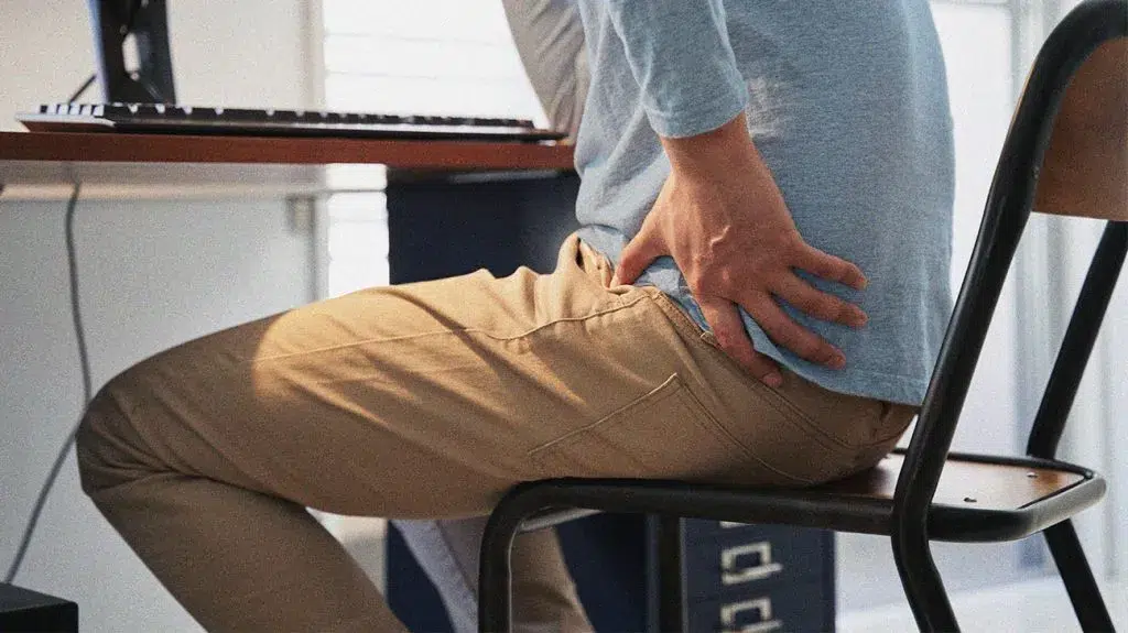 Wie lange darf ich nach einer Hüft-OP sitzen?