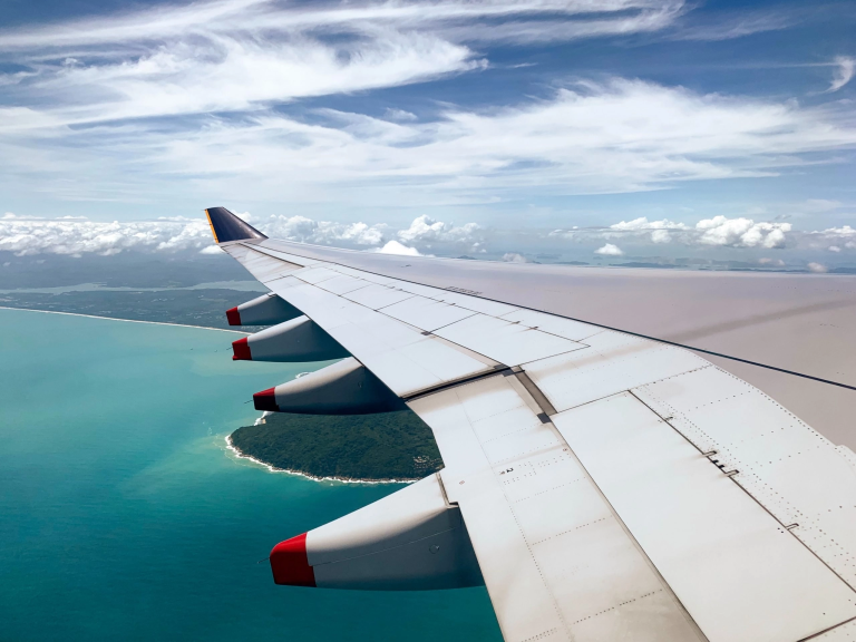 Wie lange fliegt man nach Thailand?